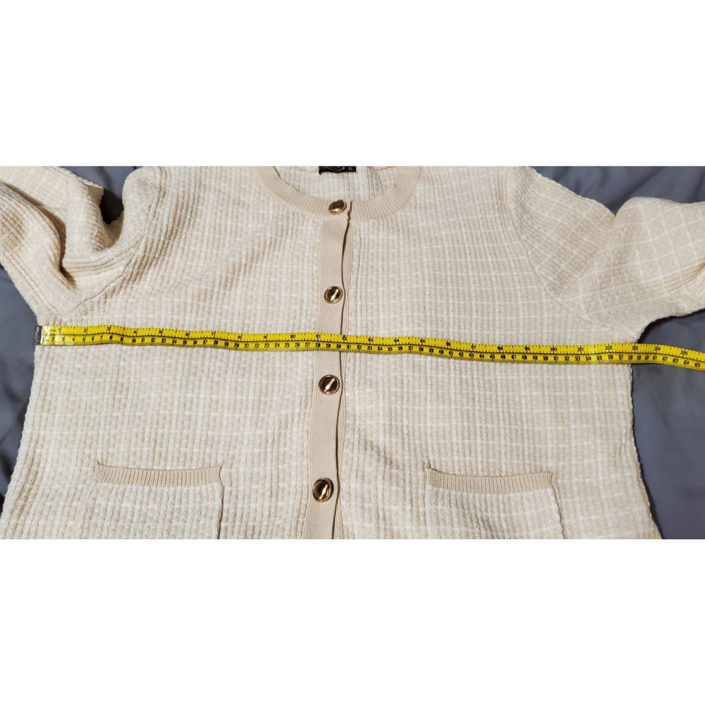 Women’s Beige Button-Front Cardigan Sweater – Textured Grid Pattern – Size XL - Picture 9 of 12